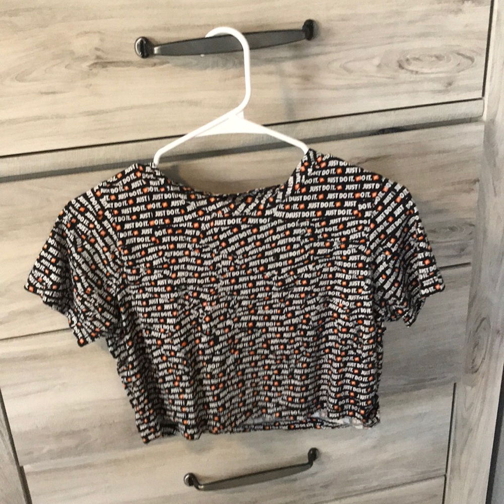 nike crop top